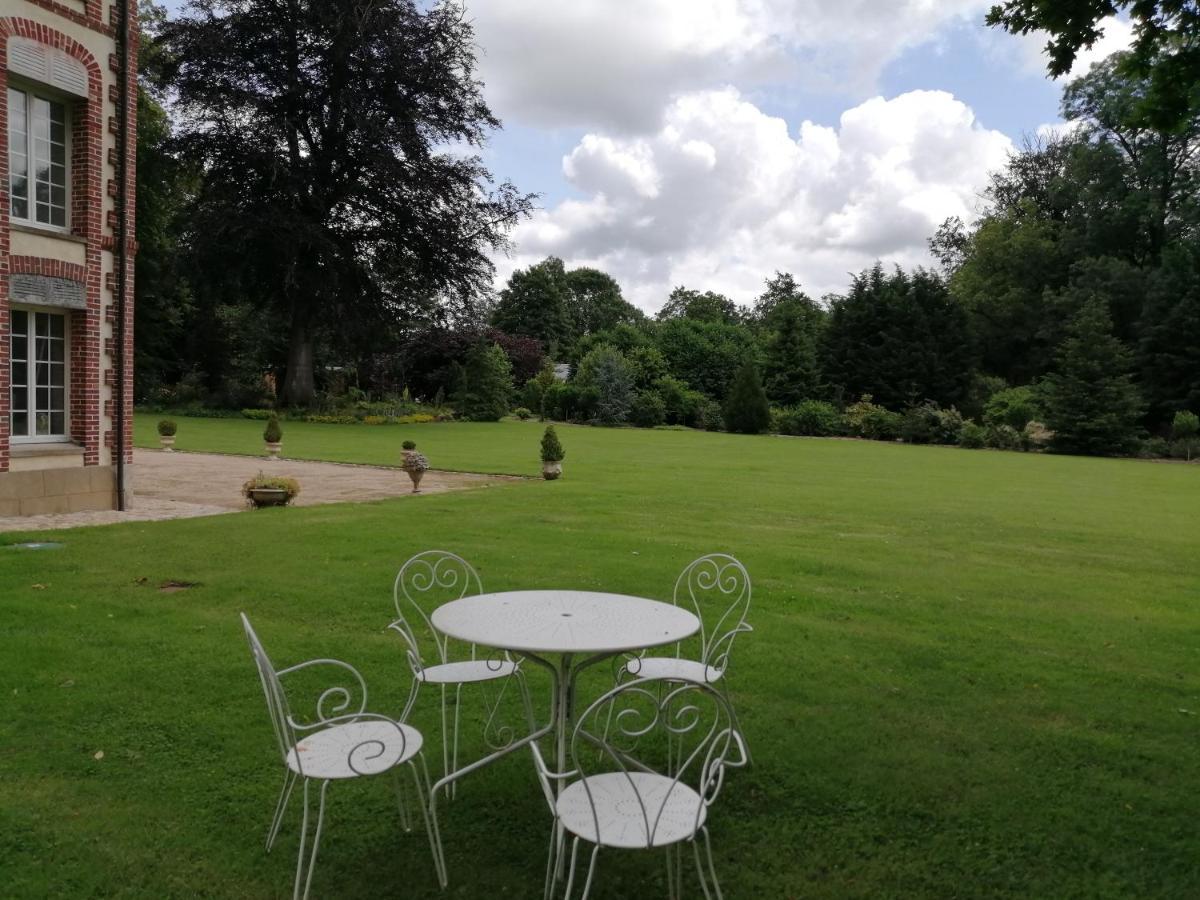 Chambre E Andre Le Domaine Des Jardins De Bracquetuit Exterior foto